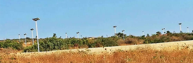 來自中國的光，照亮了中東海港的夜